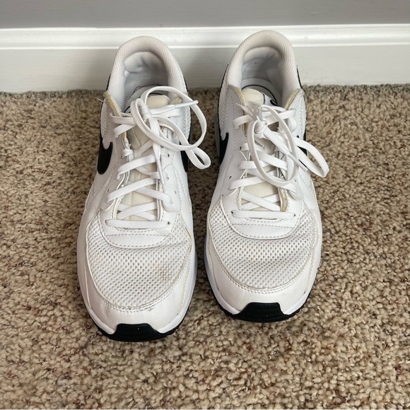 Men’s Nike White and Black Air Max Sneakers - Picture 3 of 7